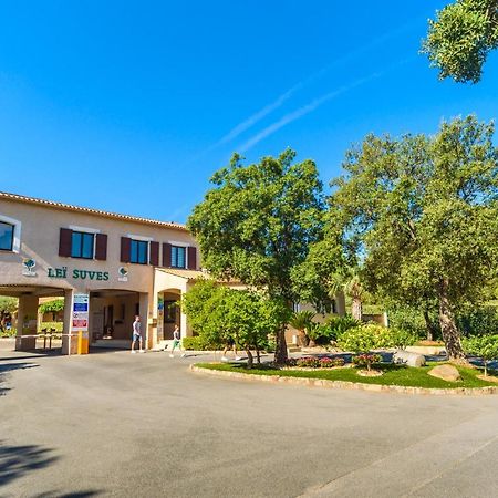 3 Bedroom Chalets Camping Lei Suves - Joycasa ロクブリューヌ・シュル・アルジャン エクステリア 写真