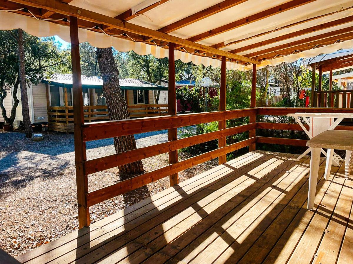 3 Bedroom Chalets Camping Lei Suves - Joycasa ロクブリューヌ・シュル・アルジャン エクステリア 写真