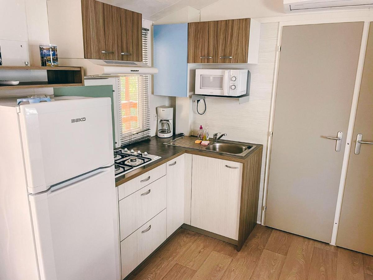 3 Bedroom Chalets Camping Lei Suves - Joycasa ロクブリューヌ・シュル・アルジャン エクステリア 写真