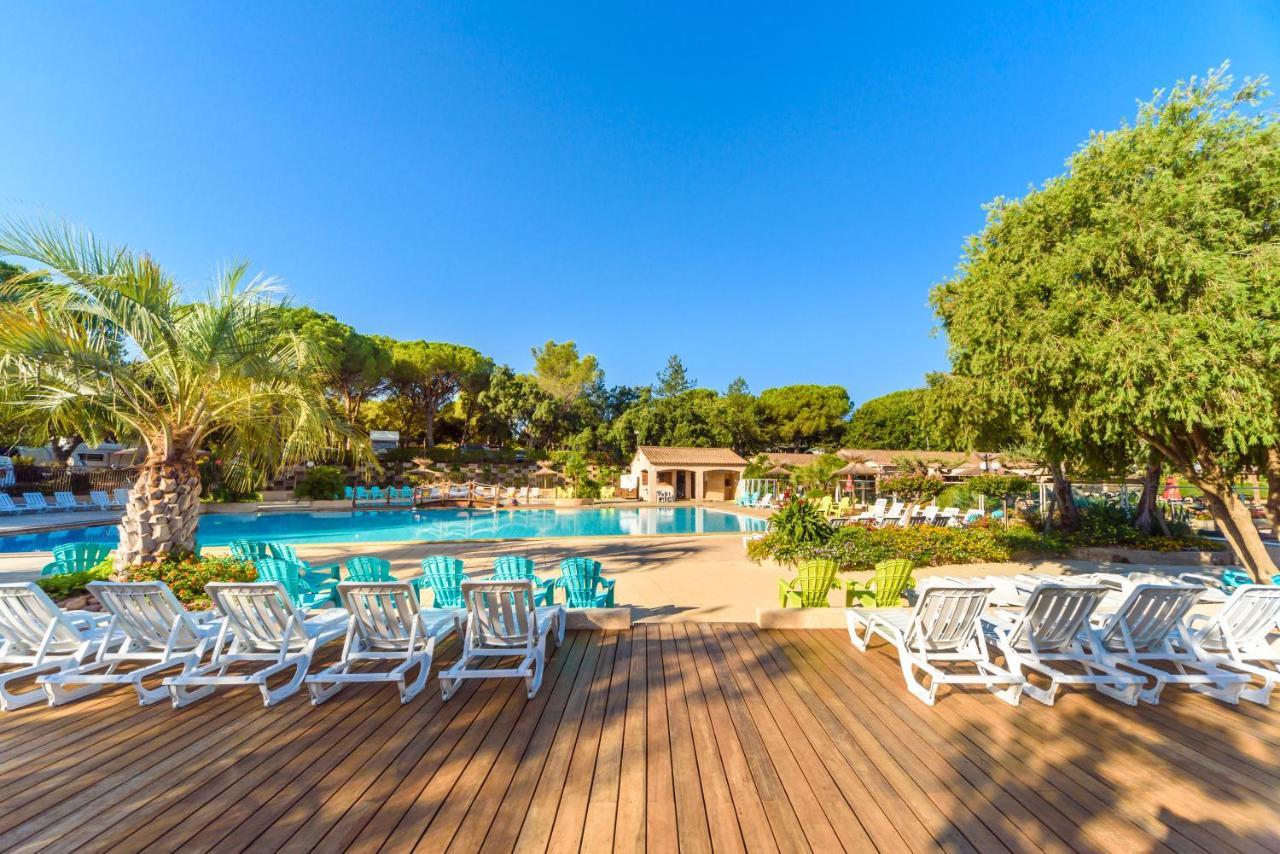 3 Bedroom Chalets Camping Lei Suves - Joycasa ロクブリューヌ・シュル・アルジャン エクステリア 写真