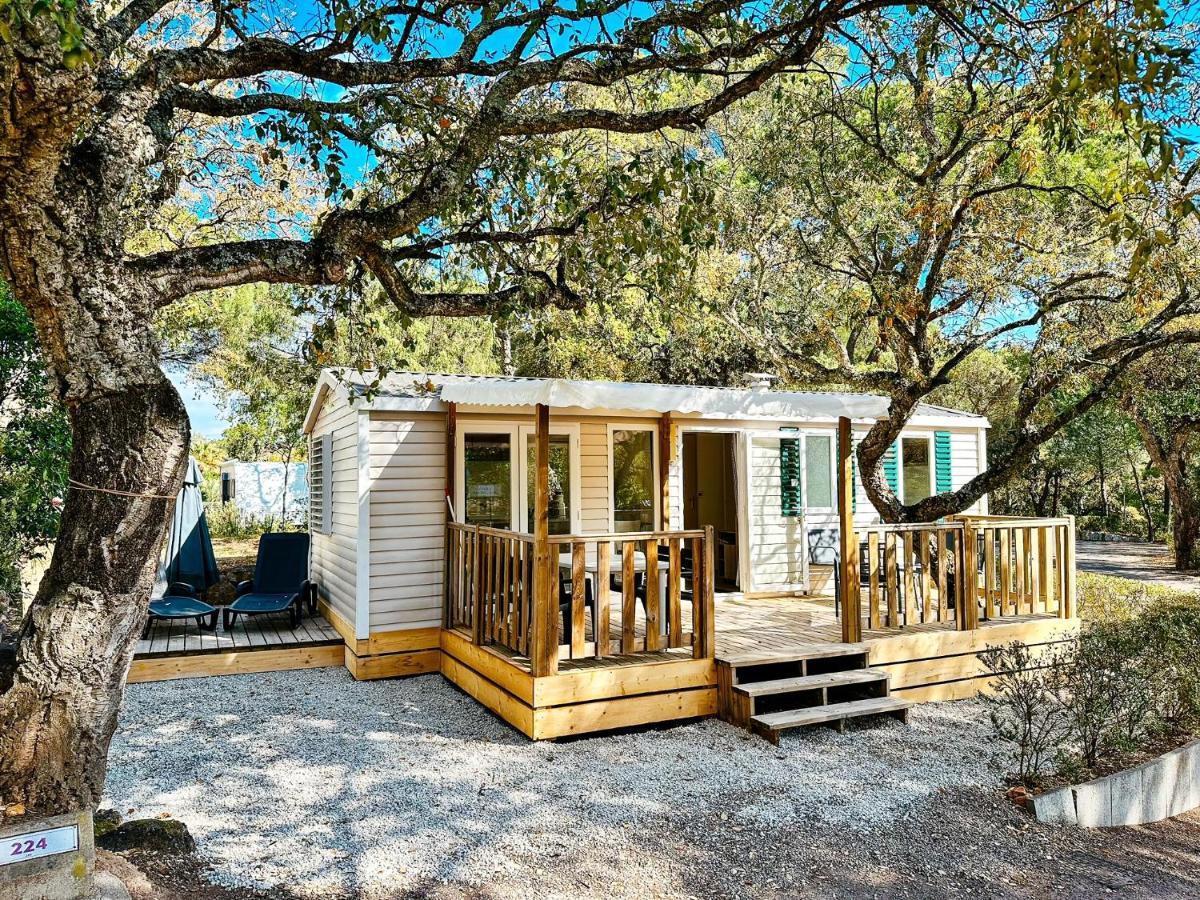 3 Bedroom Chalets Camping Lei Suves - Joycasa ロクブリューヌ・シュル・アルジャン エクステリア 写真