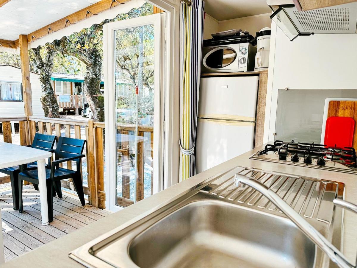 3 Bedroom Chalets Camping Lei Suves - Joycasa ロクブリューヌ・シュル・アルジャン エクステリア 写真