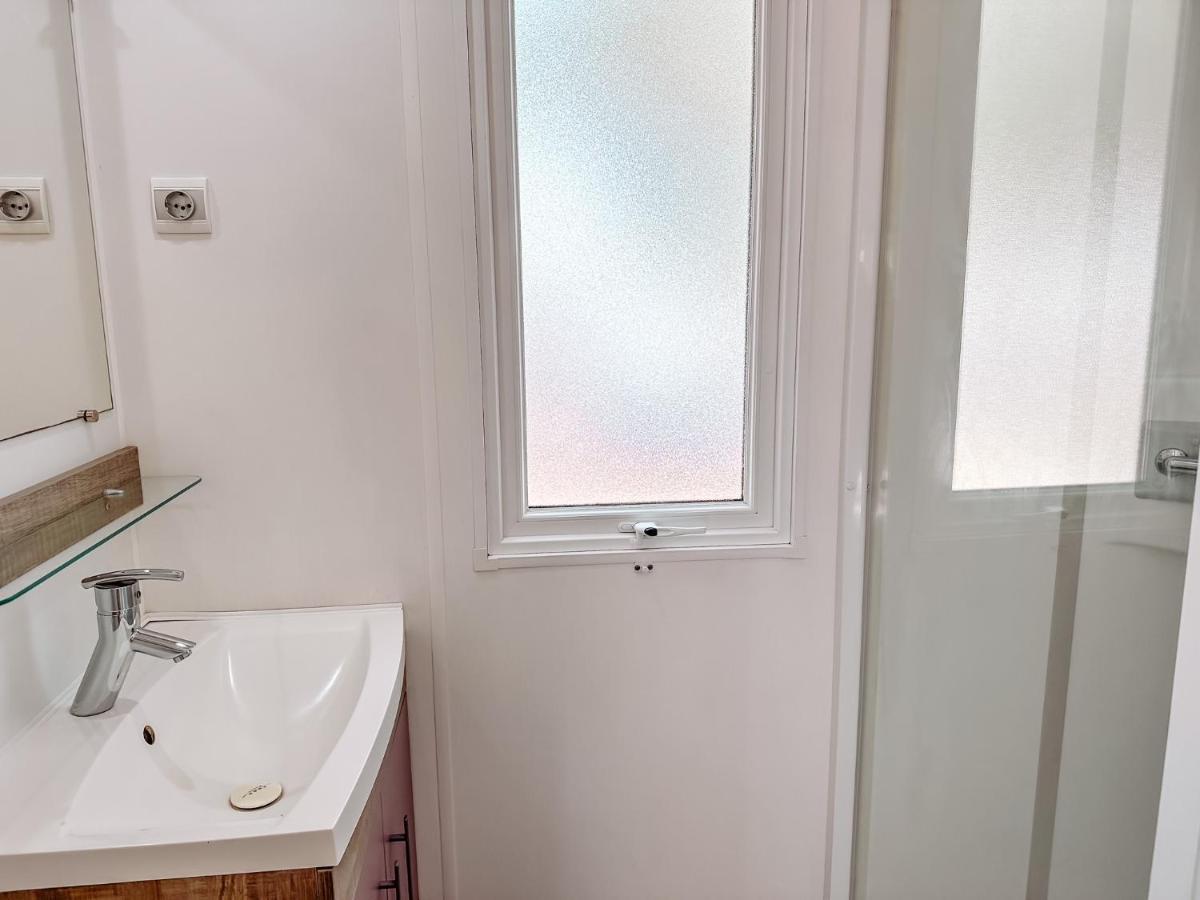 3 Bedroom Chalets Camping Lei Suves - Joycasa ロクブリューヌ・シュル・アルジャン エクステリア 写真