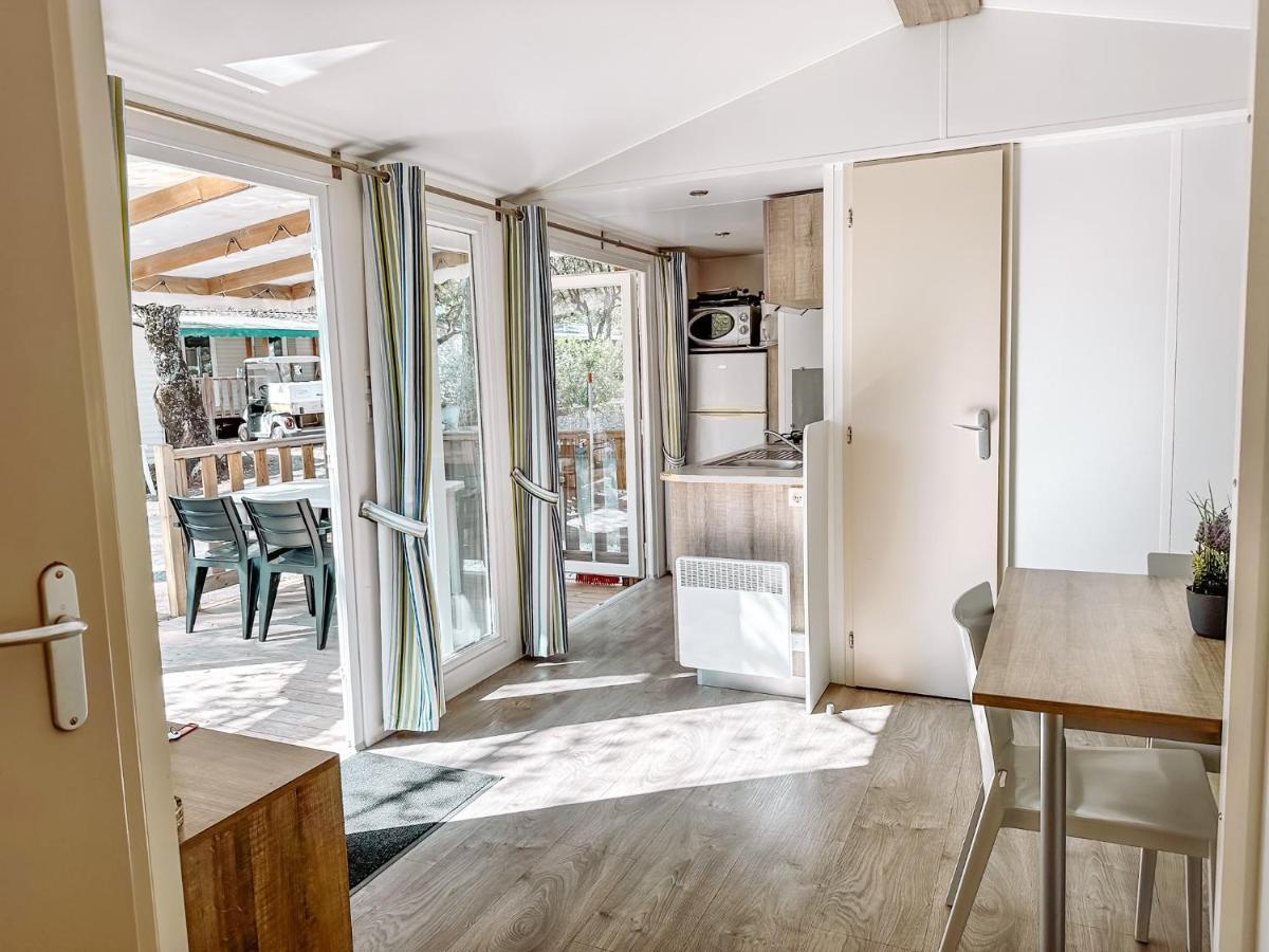 3 Bedroom Chalets Camping Lei Suves - Joycasa ロクブリューヌ・シュル・アルジャン エクステリア 写真