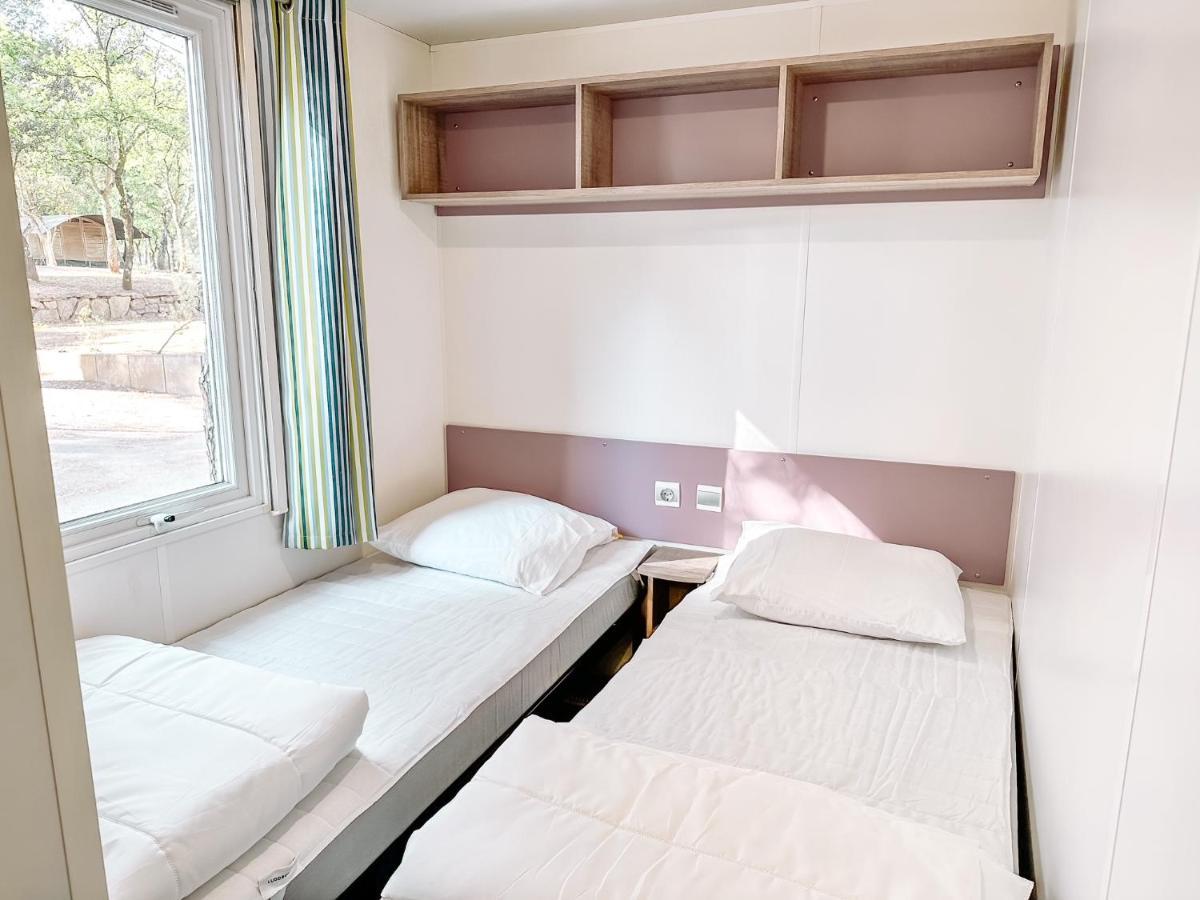 3 Bedroom Chalets Camping Lei Suves - Joycasa ロクブリューヌ・シュル・アルジャン エクステリア 写真