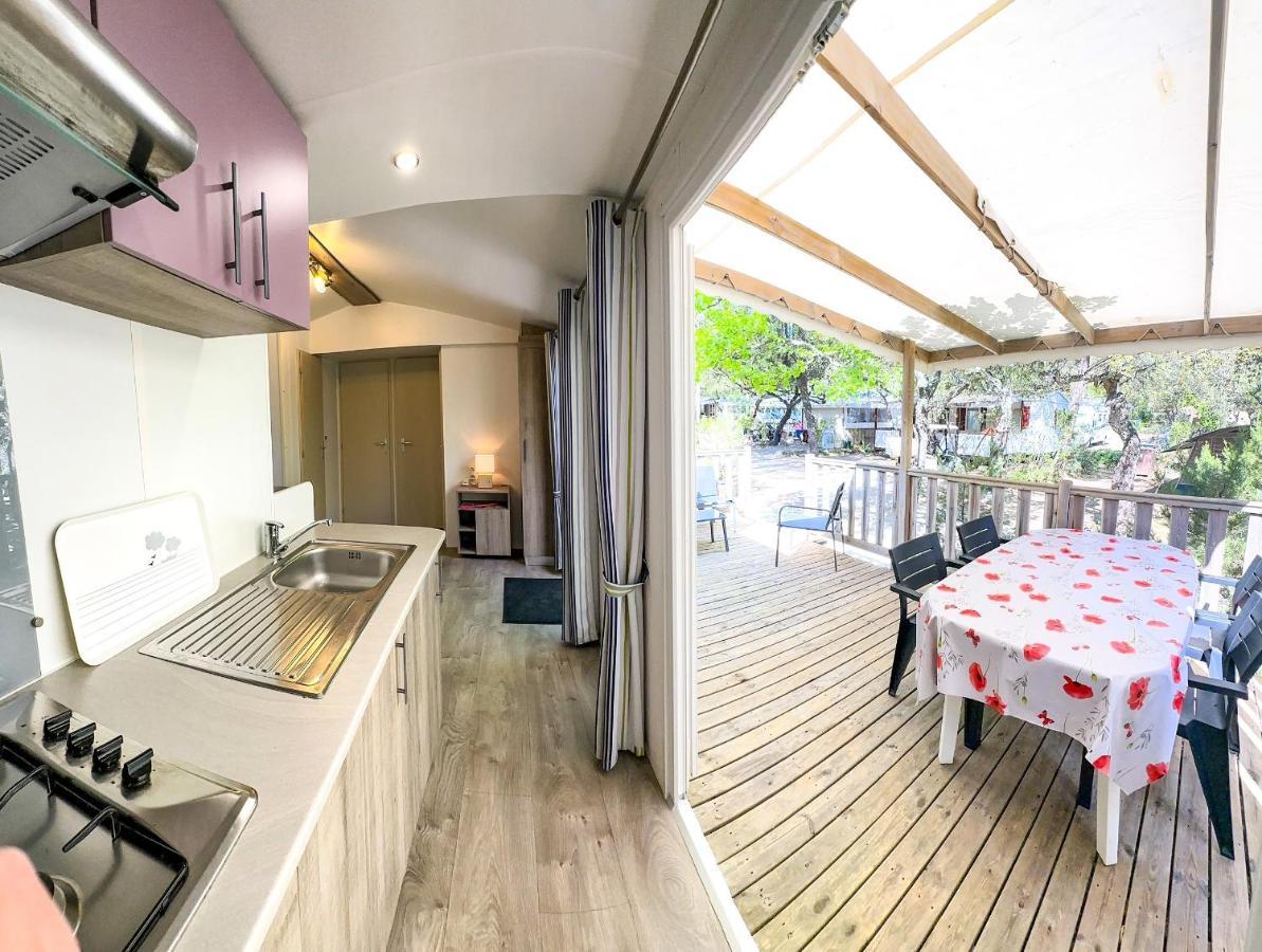 3 Bedroom Chalets Camping Lei Suves - Joycasa ロクブリューヌ・シュル・アルジャン エクステリア 写真