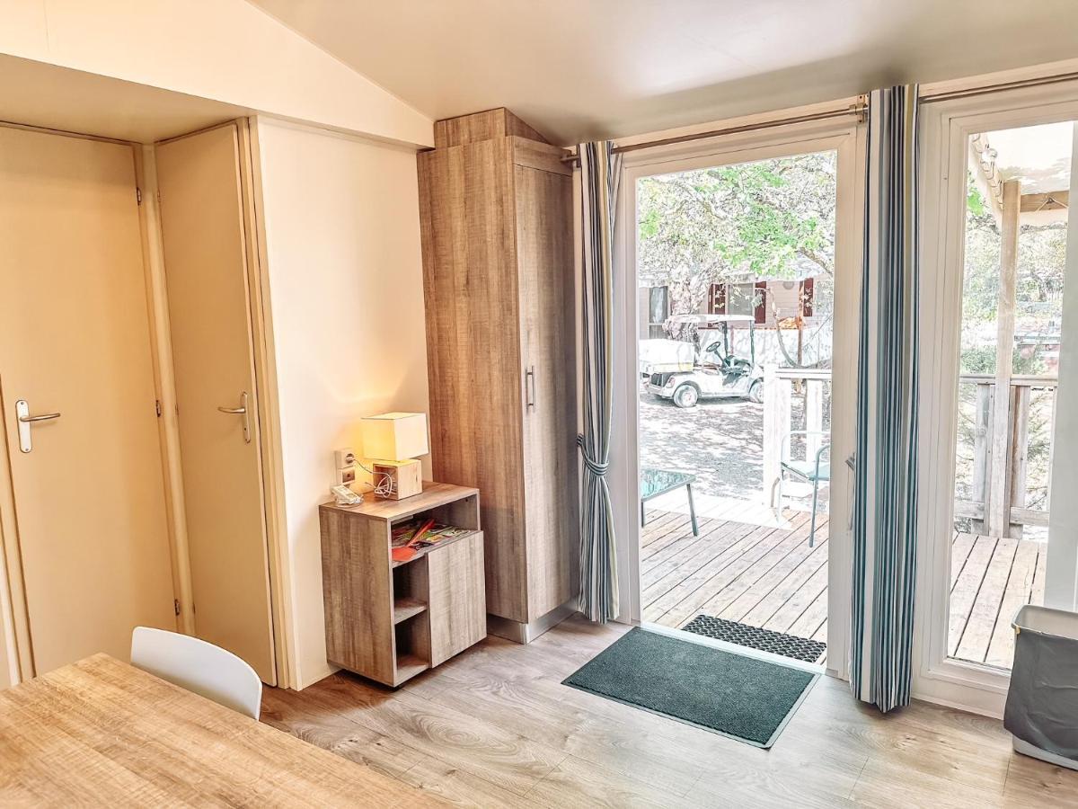 3 Bedroom Chalets Camping Lei Suves - Joycasa ロクブリューヌ・シュル・アルジャン エクステリア 写真