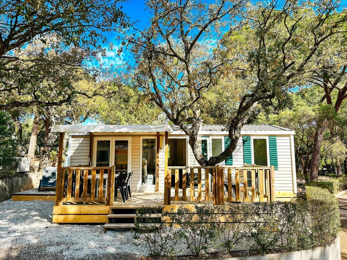 3 Bedroom Chalets Camping Lei Suves - Joycasa ロクブリューヌ・シュル・アルジャン エクステリア 写真