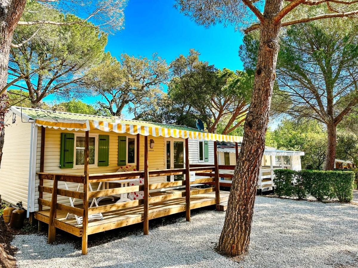 3 Bedroom Chalets Camping Lei Suves - Joycasa ロクブリューヌ・シュル・アルジャン エクステリア 写真